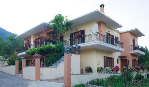 Levidi Apartment | Pet-Friendly Nefeli: 10/10 Guest Rated with Family Amenities