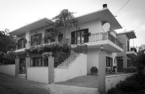 Levidi Apartment | Pet-Friendly Nefeli: 10/10 Guest Rated with Family Amenities