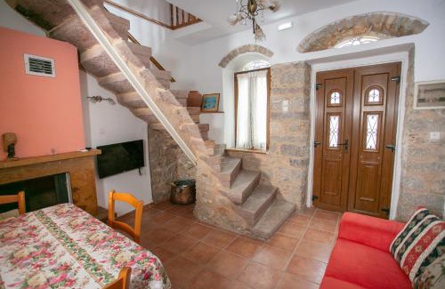 Agios Georgios Sykousis Apartment | Family-Friendly Retreat at Filoxenia Hotel for Every Budget