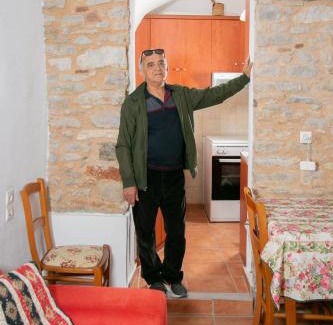 Agios Georgios Sykousis Apartment | Family-Friendly Retreat at Filoxenia Hotel for Every Budget