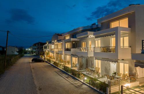 Paralia Ofryniou Apartment | Guest Favorite Nefeli Residential Complex - Pet Friendly Getaway