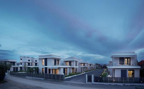 Paralia Ofryniou Apartment | Guest Favorite Nefeli Residential Complex - Pet Friendly Getaway