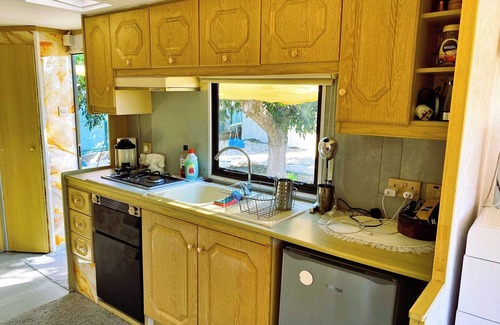 Geroskipou House | Nefeli's Dollhouse Caravan 3 minutes from Geroskipou Beach