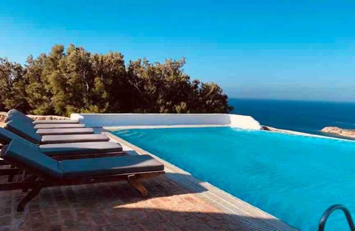 Paraga House | Seaside Escape: Nefeli Sea View Holiday House with Pool