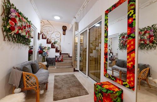 Oradea House | Guest Favorite: Negrean Residence with Breakfast & Family Perks