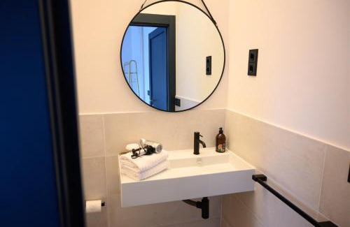 Gernika-Lumo Hotel | Elegant Neguetxea Boutique Guest House with Dining & Family Care