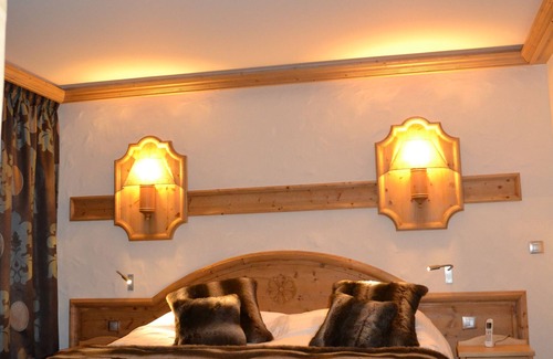Samoens Hotel | Relax at Neige et Roc: A 4-Star Hotel with Spa & Pool