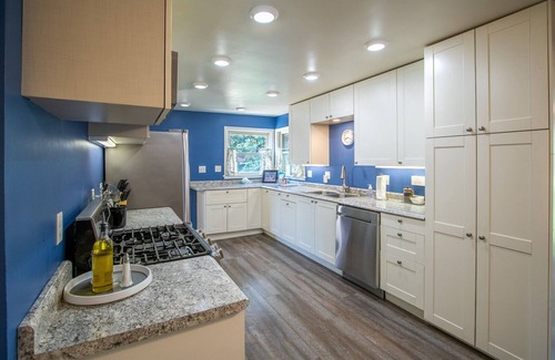 Duluth House | Family-Friendly Bucky's Haven | Steps from Miller Hill Mall