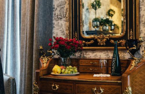 Lower Pacific Heights Hotel | Mansion on Sutter: 5-Star Stay with Pet-Friendly Comfort