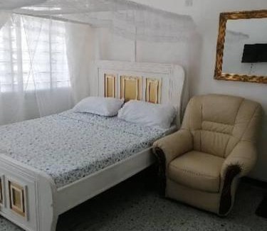 Tangana Apartment | Cozy Neighbourly Nest: Pet & Child-Friendly Getaway