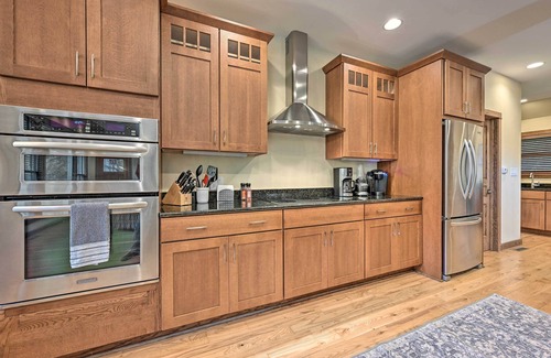 Rome House | Top-Rated Nekoosa Golf Course Retreat with Hot Tub & Pool