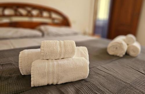 Camogli Apartment | Discover Comfort in Camogli with Wi-Fi and Netflix Access