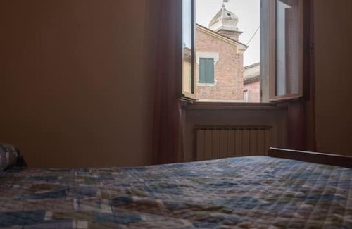Fossombrone House | Relaxing Retreat in the Heart of Isola - Pet Friendly Stay