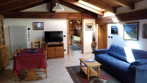 Villar San Costanzo Apartment | Pet-Friendly Retreat at Nel Verde with Breakfast Included