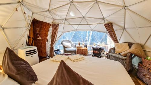 Mae On Other | Nelamit: A Family-Friendly Retreat with Breakfast Included