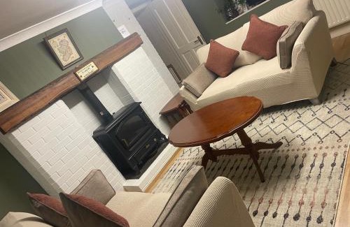 Kingscourt Apartment | Beautiful Townhouse with Gardens and Family-Friendly Amenities