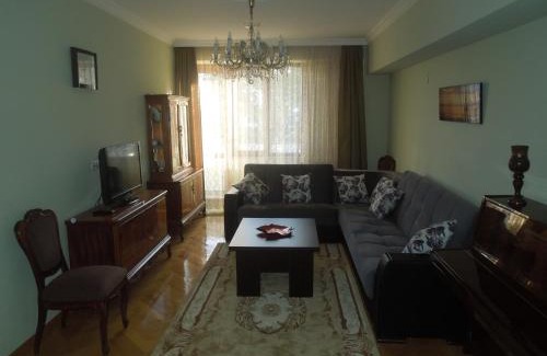 Old Boulevard Apartment | Exceptional Oceanfront Apartment with Kitchen & Child-Friendly Amenities