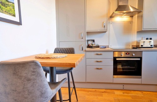 Matlock Apartment | Top-Rated Nelly's Nook Retreat with Family-Friendly Amenities