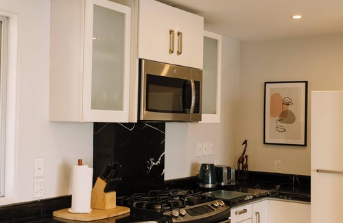Nelson Apartment | Waterfront Seaside Paradise with Hot Tub and Family Amenities