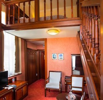 Hajduszoboszlo Hotel | Nelson Hotel: 4-Star Stay with Hot Tub & Breakfast