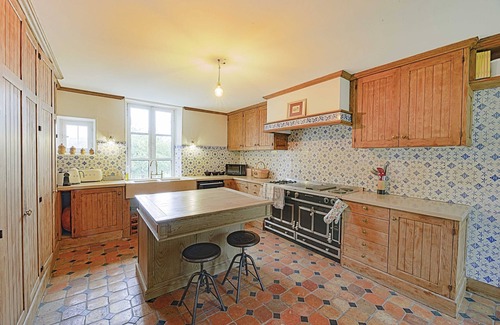 Villecerf House | Experience Unmatched Comfort at Nelson House with Ocean Views