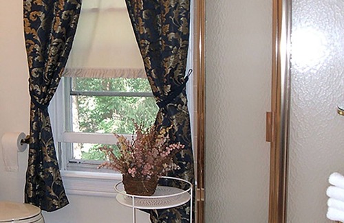 Cooperstown Apartment | Relaxing Stay at Nelson Pines Blue Room in Cooperstown
