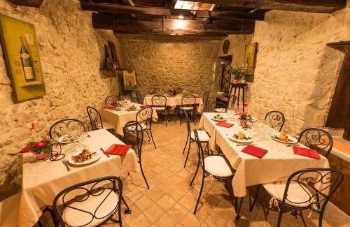 Pico Bed & Breakfast | Delightful Nenà Al Borgo Castello with Breakfast & Accessibility