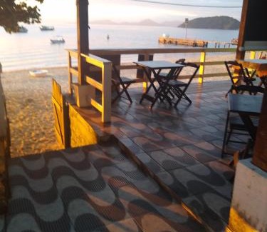 Ilha Grande House | Discover Nena's Suítes: Oceanfront, Pet-Friendly Retreat