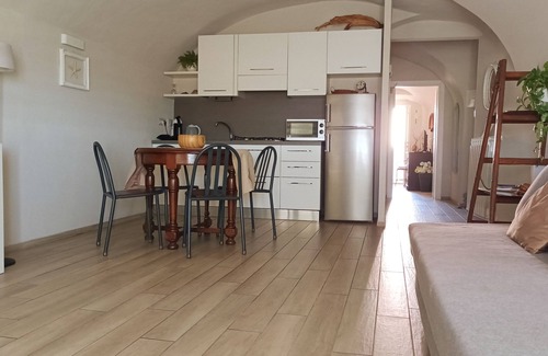 Sanremo Centre House | Seaside Escape at Nene's Home with Pool and Spa Amenities