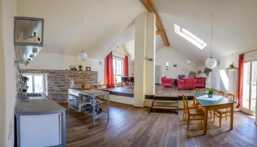 Wissmannsdorf House | Welcoming Nengshof Ferienwohnung Wildrose: Pet-Friendly Retreat