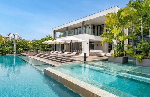 Morne Criquet Villa | Neo Villa: Oceanfront Oasis with Private Pool & Spa