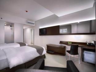 Gatot Subroto Hotel | Inviting Stay at Neo Denpasar by ASTON with Pool & Dining