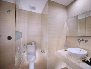 Gatot Subroto Hotel | Inviting Stay at Neo Denpasar by ASTON with Pool & Dining