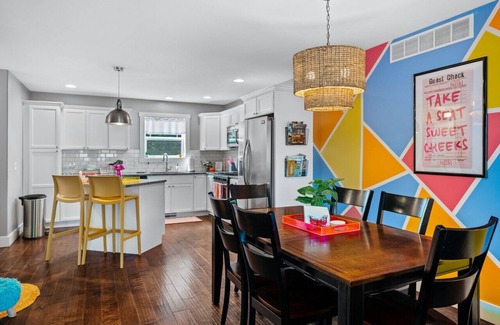 Traverse City Apartment | Walnut 3BR Townhome: Perfect for Beach & Wineries Retreat