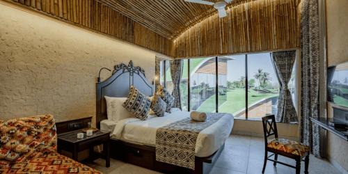 Petlad Hotel | Experience Neonz Resort & Club: A 5-Star Getaway Awaits