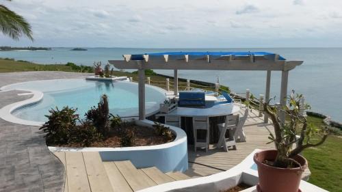 Rainbow Bay Apartment | Discover Neptune Cove: Family-Friendly Getaway with Pool