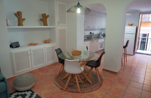 Old Town Apartment | Neptuno Renovated Apartment Near Beach with Spa & Breakfast