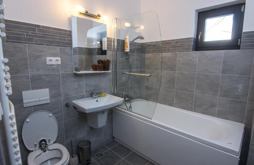 Frumoasa House | Discover Nera Panzió: Pet-Friendly Stay with Breakfast
