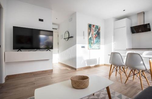 La Buhaira Apartment | Family-Friendly Nervión Suites 2 in Vibrant Sevilla