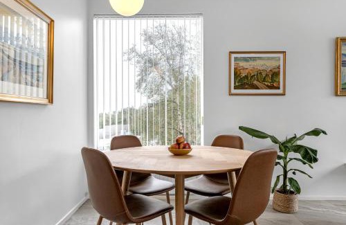 Seltjarnarnes Apartment | Family-Friendly Nes Residence: Guest Rated 9.8/10