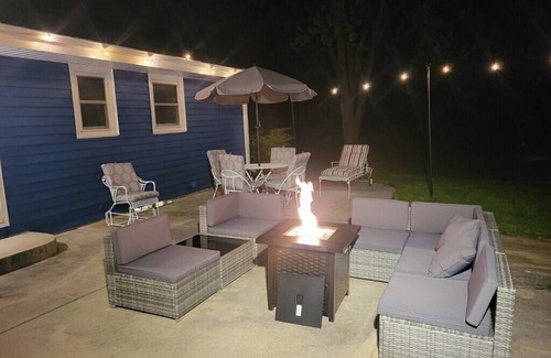 New Munster House | Serene Oasis: Pet-Friendly Retreat Near Downtown Milwaukee