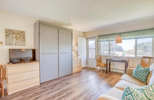 Neskowin House | Pet-Friendly Neskowin Resort #114 with Breakfast Included