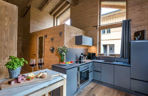 Schattwald Ski Chalet | Relax at Nest Chalet - Perfect for Events and Getaways