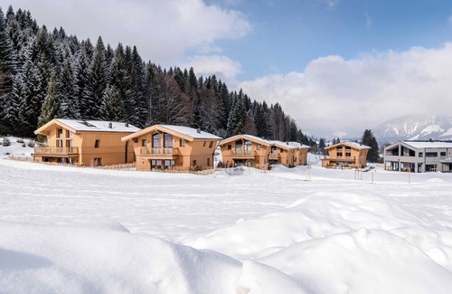 Schattwald Ski Chalet | Relax at Nest Chalet - Perfect for Events and Getaways