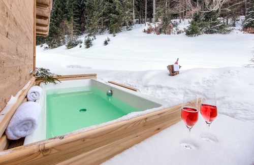 Schattwald Ski Chalet | Relax at Nest Chalet - Perfect for Events and Getaways