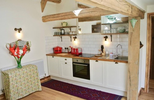 Picklescott Cottage | Cozy Dove Barn Retreat with Family-Friendly Amenities