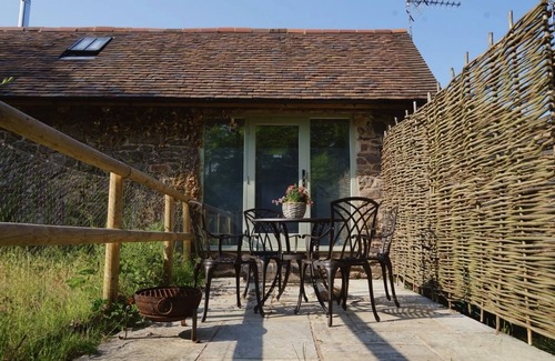 Picklescott Cottage | Cozy Dove Barn Retreat with Family-Friendly Amenities