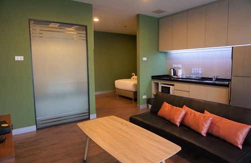 Bueng Kum Hotel | Budget-Friendly Nest n Rest Hotel with Family Amenities