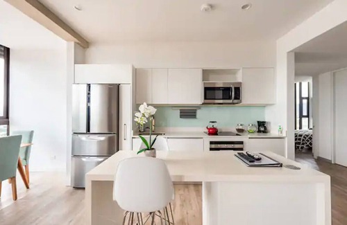 El Prado Apartment | Top-Rated NEST Suite on 22nd Floor with Spa & Hot Tub