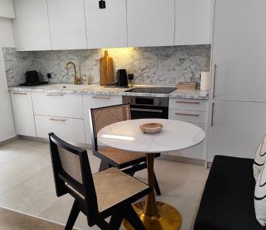 Neoi Epivates Apartment | Exceptional Nest Suite by Oikies Rentals - Family Friendly